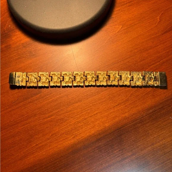 Gold Bracelet with Organic Stones and Textured Segments - Picture 2 of 11